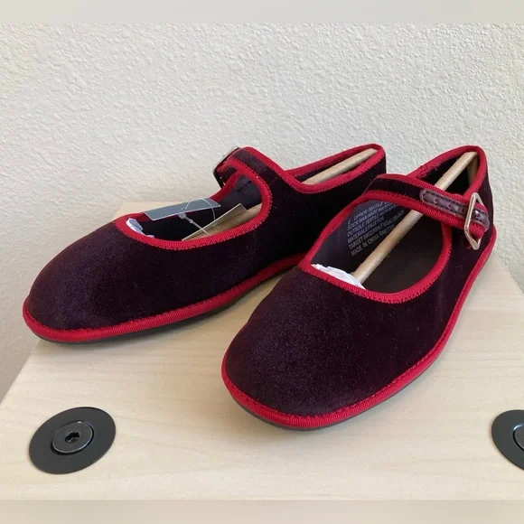Universal Thread Velvet Mary Jane Flats - Burgundy and Red - Picture 1 of 10
